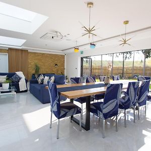 Legoland Heathrow Windsor Apartment Hotel